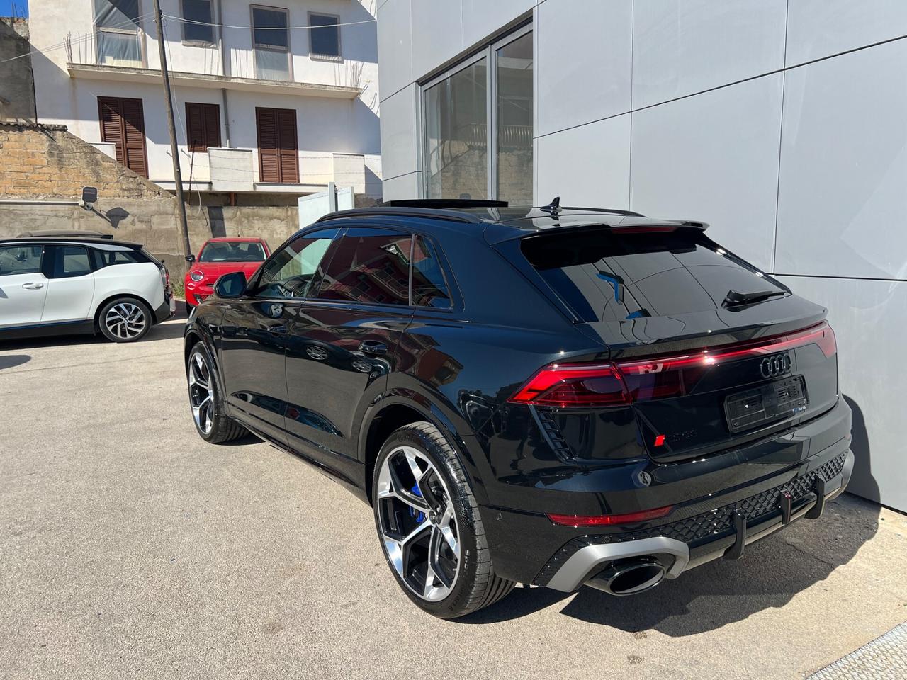 Audi RSQ8 performance possibilità noleggio no scoring