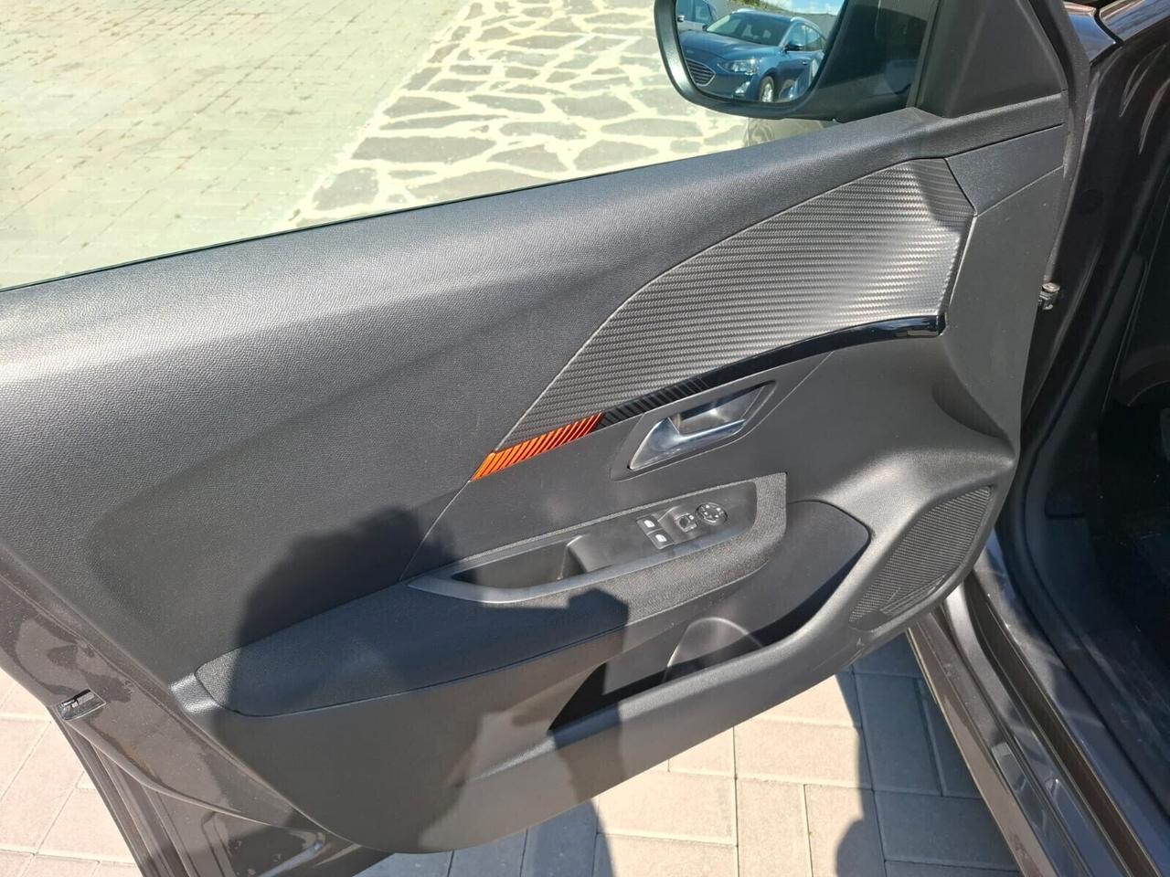 Peugeot 208 BlueHDi Allure 100 Full