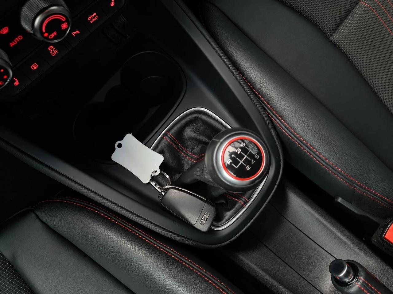 Audi A1 S1 SPB 2.0 TFSI quattro-NAVI