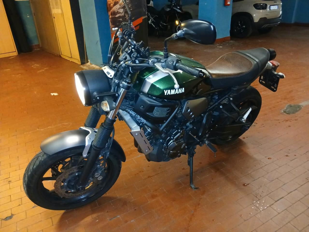 Yamaha XSR 700 - Full Ohlins