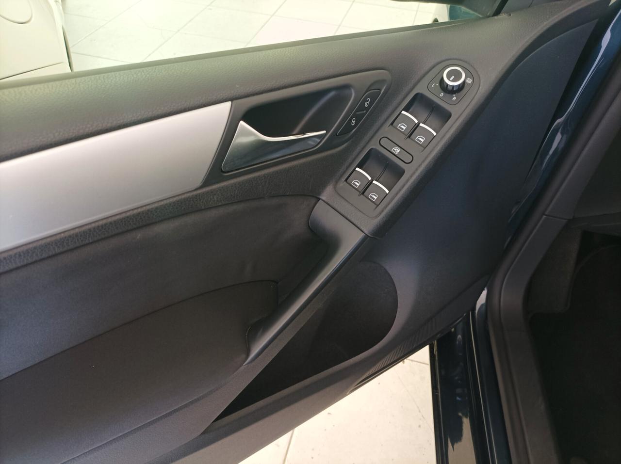 Volkswagen Golf 1.6 TDI DPF 5p. Highline