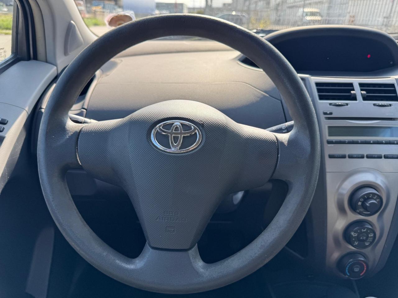 Toyota Yaris 1.0 5p LUXURY PACK