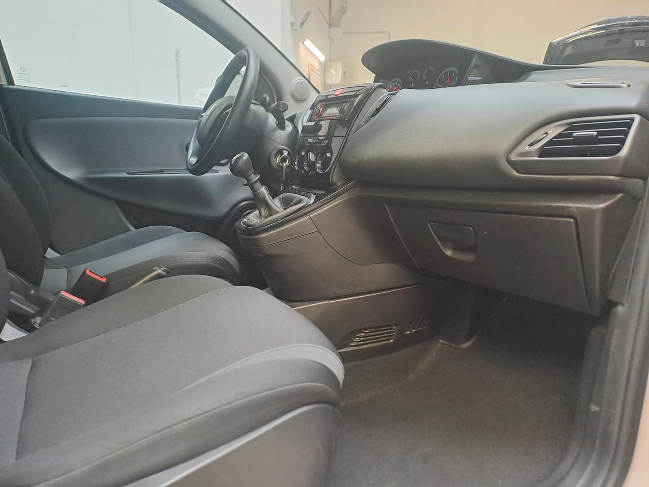 LANCIA YPSILON 1.2 *OK NEOPATENTATI* E6