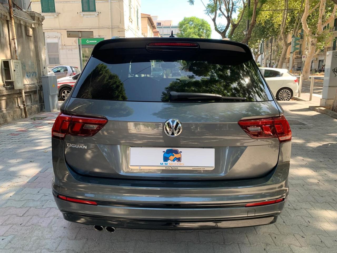 Volkswagen Tiguan 2.0 TDI SCR DSG Sport BlueMotion Technology R-LINE