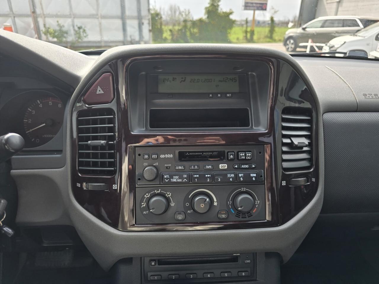 Mitsubishi Pajero 3.2 V60 7 POSTI