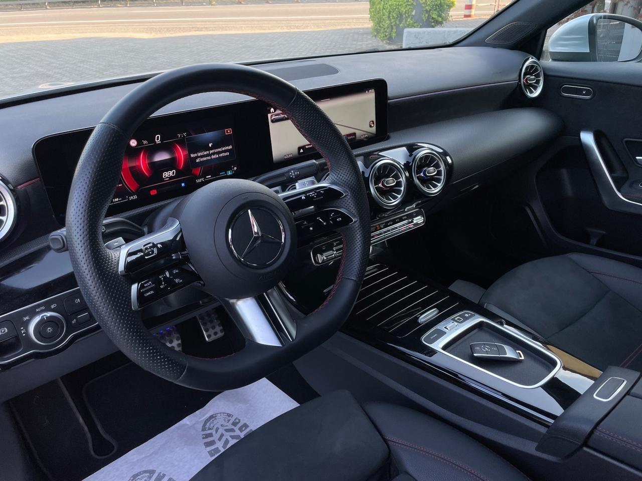 Mercedes-benz A 180 Automatic AMG Line Premium