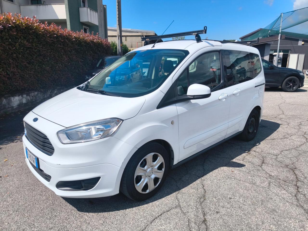 FORD TOURNEO COURIER 1,5 TDCI- EURO 6-OK NEOP.-AUTOCARRO 4 POSTI