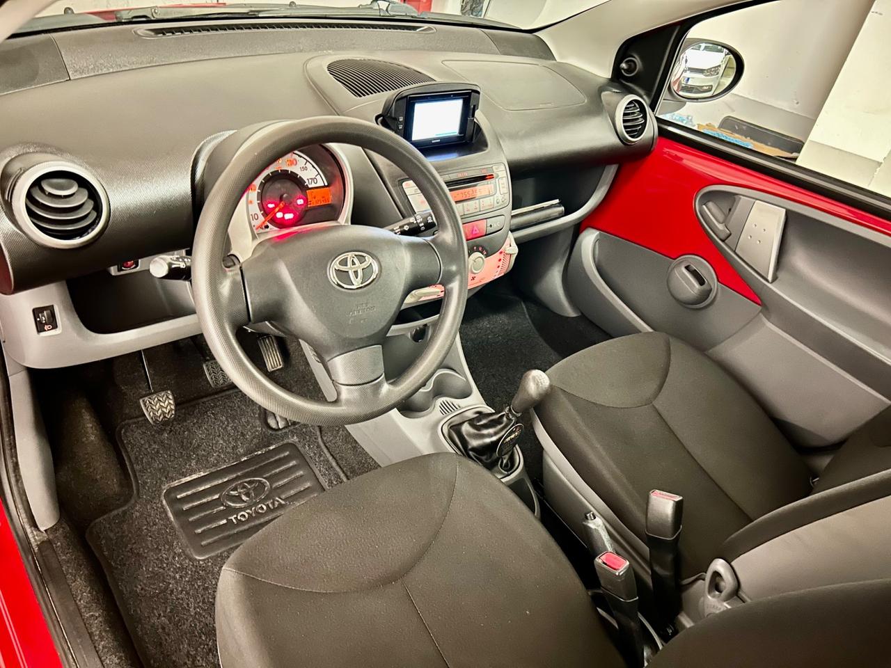 Toyota Aygo 1.0 12V VVT-i 5 porte Sol Connect