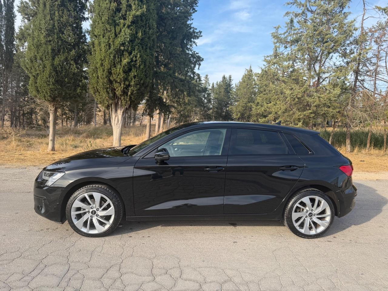 Audi A3 SPB 35 TDI S line edition IDENTITY BLACK