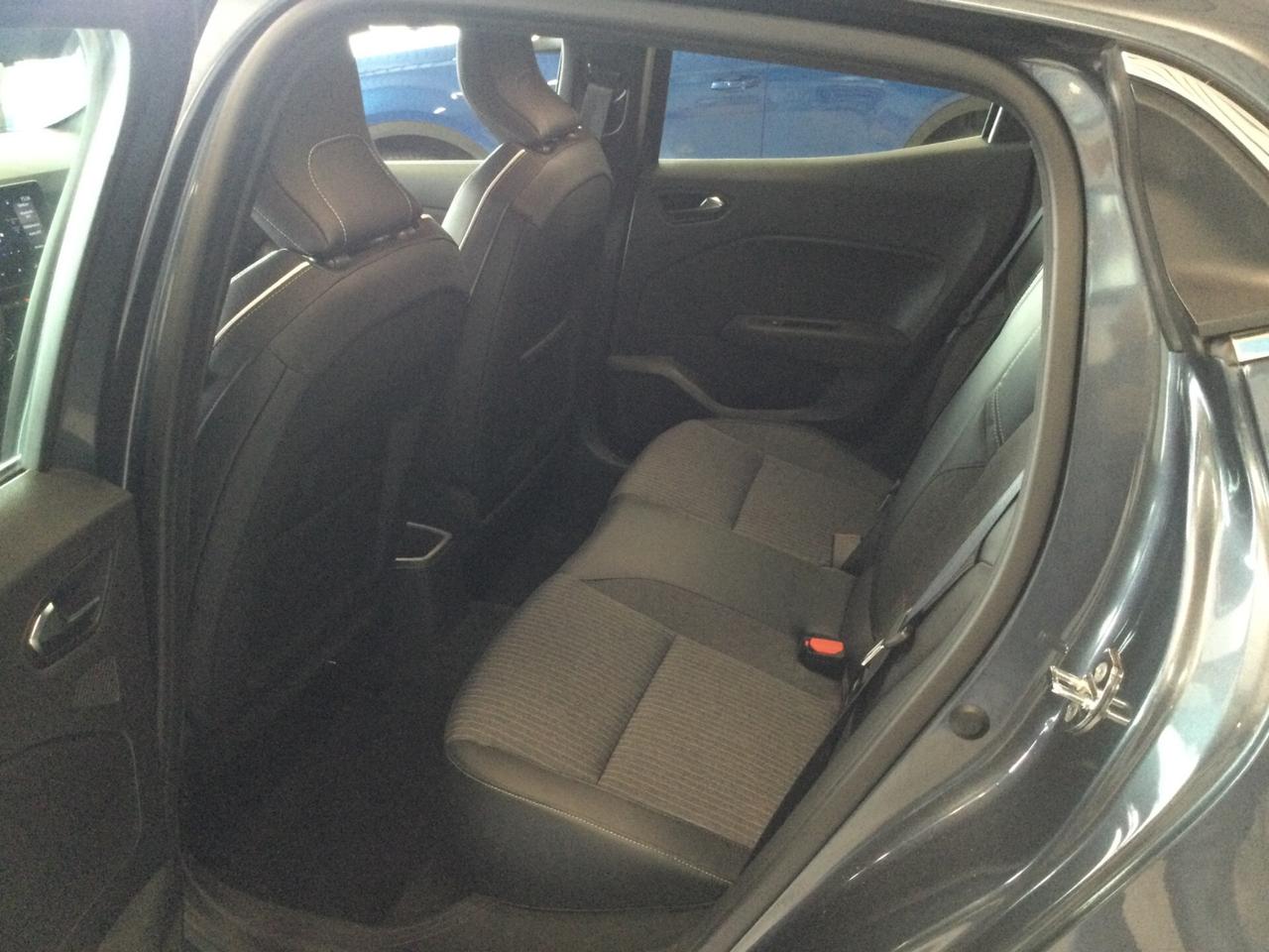 Renault Clio Full Hybrid E-Tech 140 CV 5 porte Intens