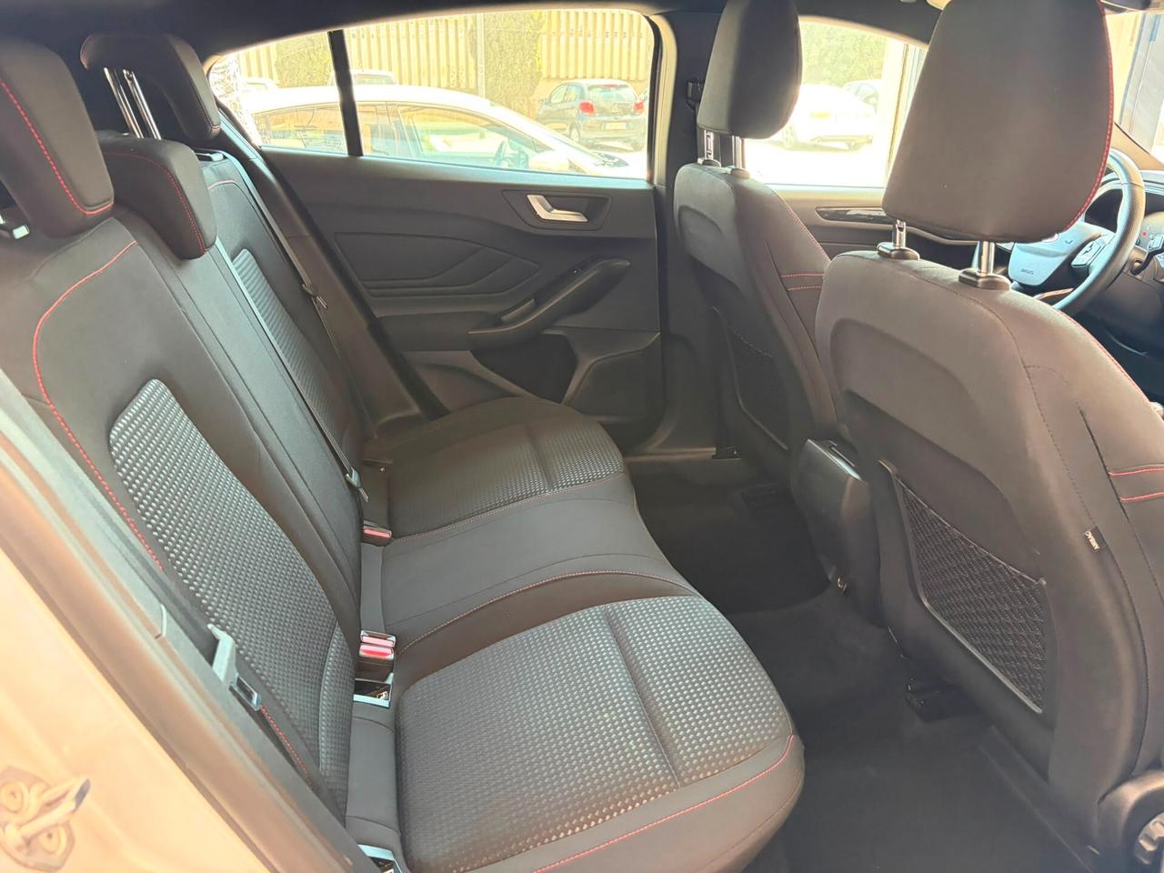 Ford Focus 1.0 EcoBoost Hybrid 125 CV 5p. ST-Line