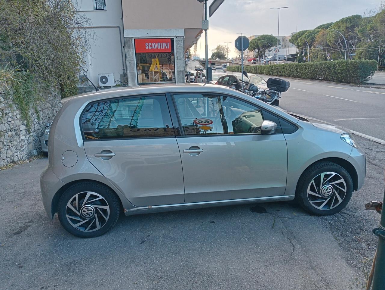 Volkswagen up! 1.0 75 CV 5p. move
