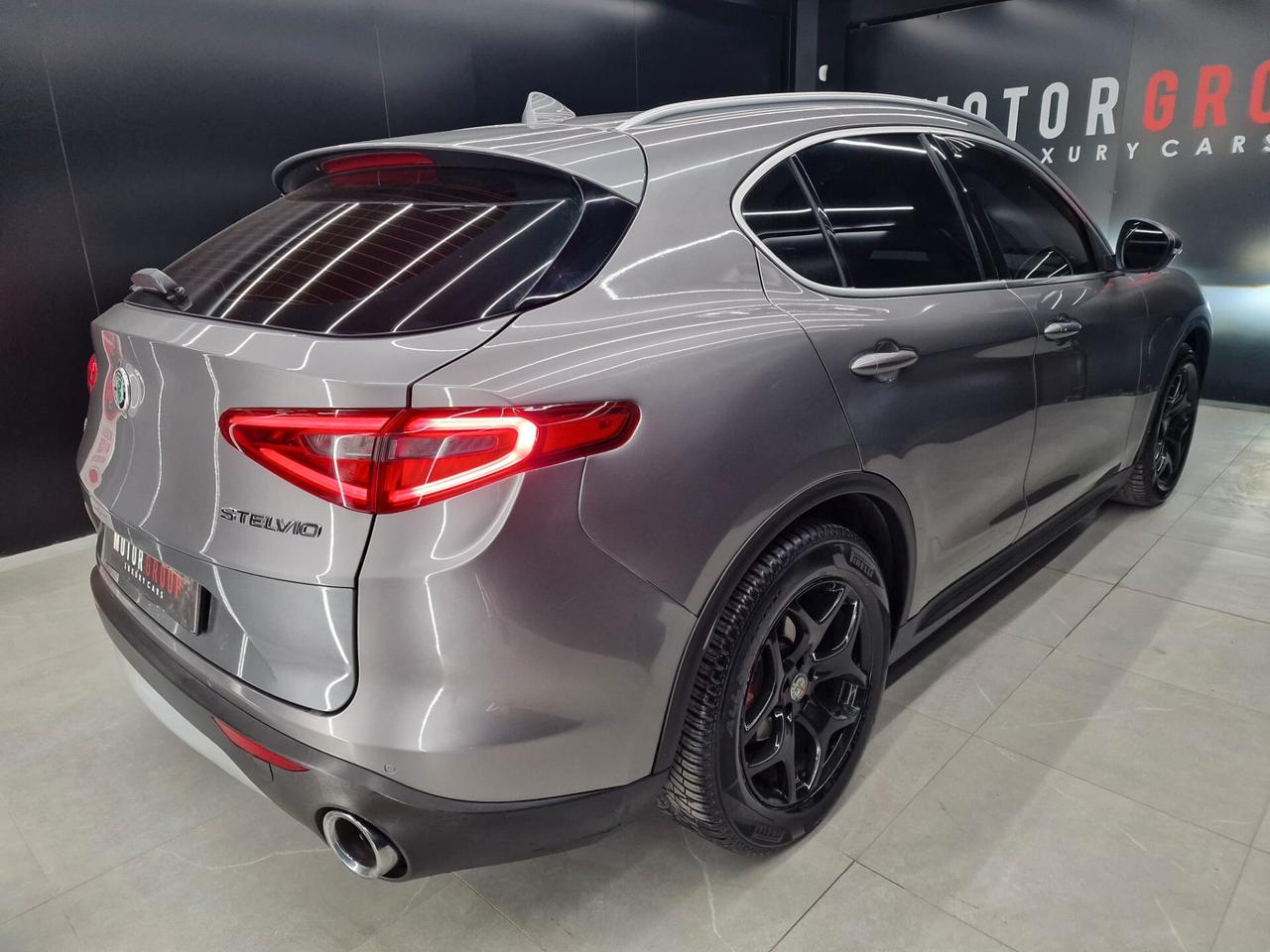 Alfa Romeo Stelvio 2.2 Turbodiesel 190 CV AT8 RWD Executive