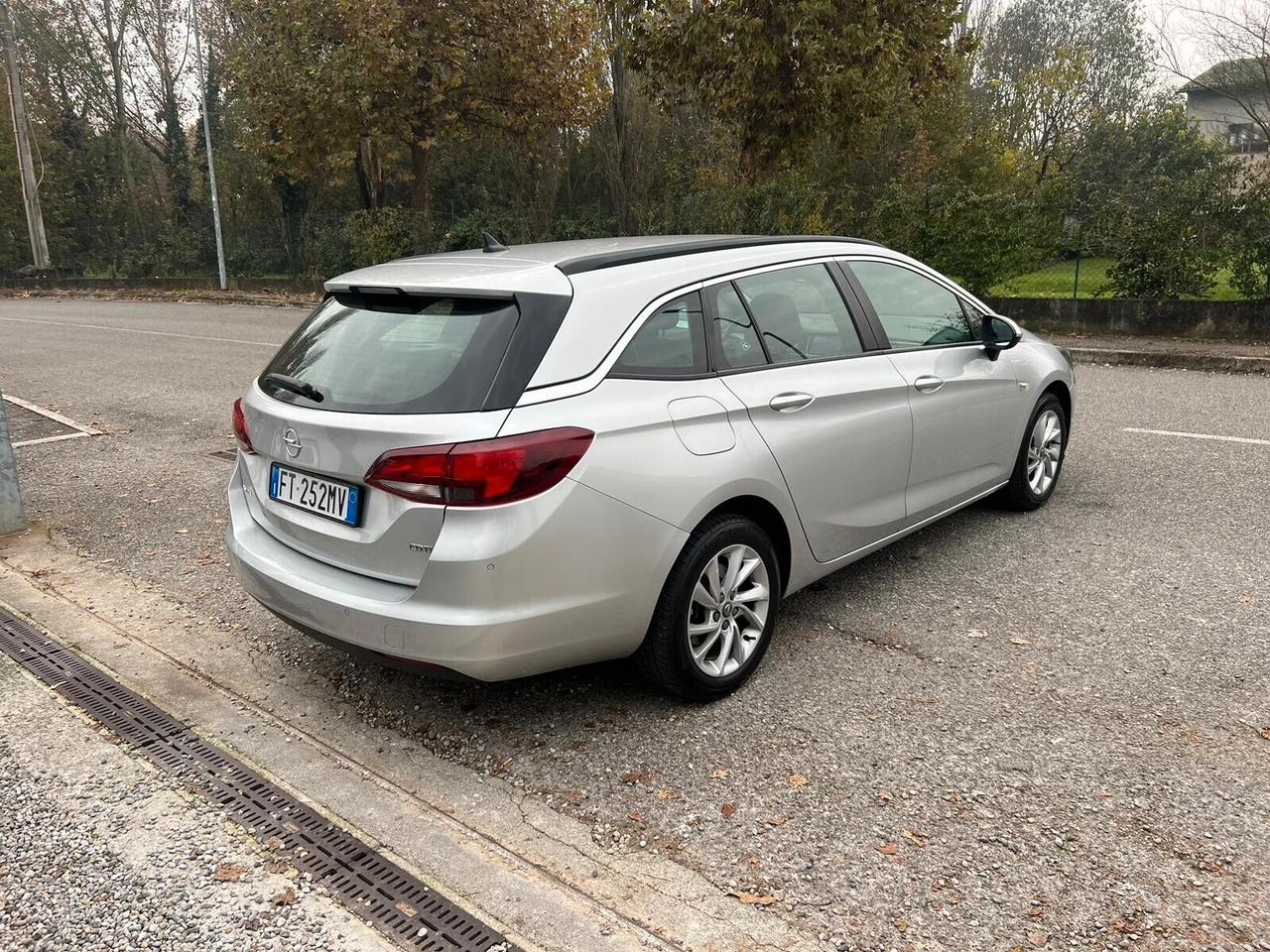 Opel Astra 1.6 CDTi 136CV aut. Sports Tourer Innovation