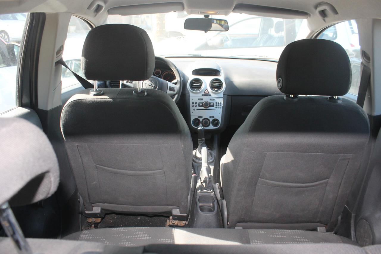 Opel Corsa 1.2 5 porte Cosmo