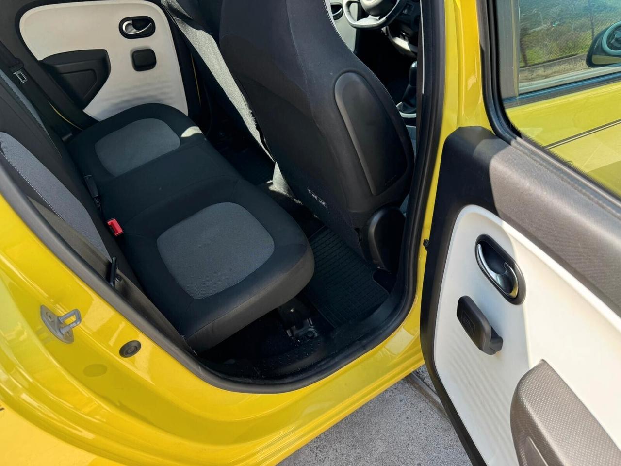 Renault Twingo Piccola, Gialla e Pronta a Tutto