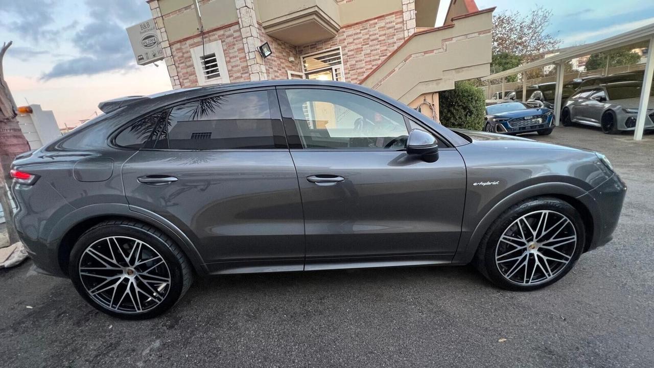 PORSCHE CAYENNE COUPÉ 3.0 V6 E-HYBRID 2024 STRAFULL