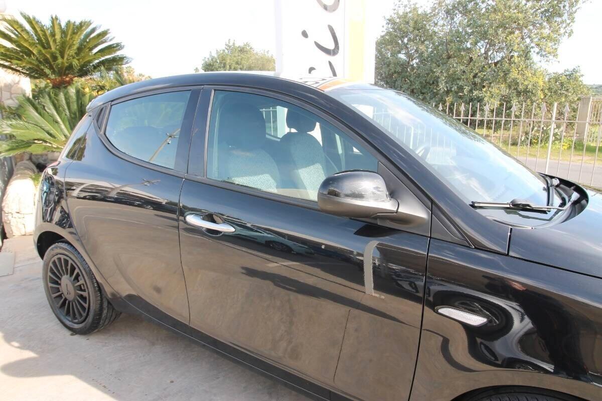 Lancia Ypsilon 1.0 5p Hybrid Silver |2022