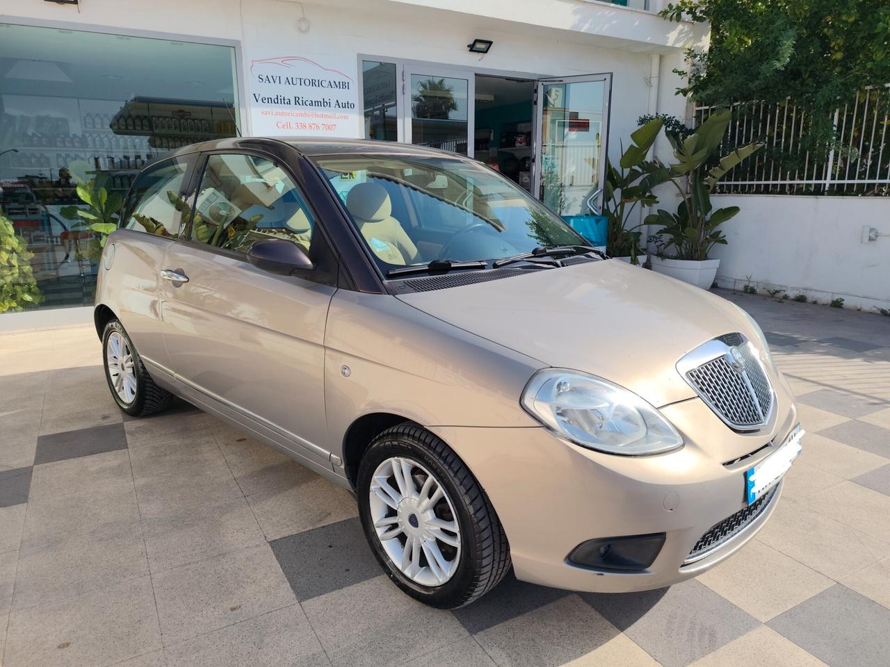 Lancia Ypsilon 1.3 MJT 75 CV Argento