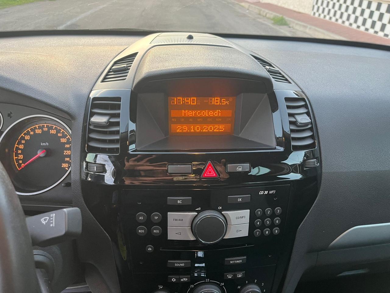 Opel Zafira 1.8 GPL-TECH Cosmo Unipro 2010