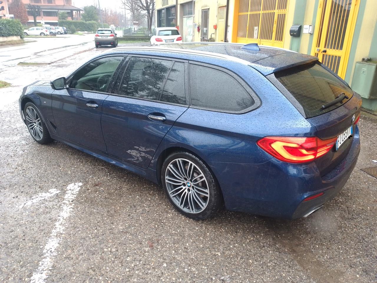 BMW 520d MSPORT STRAFULL DOPPIO TETTO PELLE BIANCA FINANZIABILE