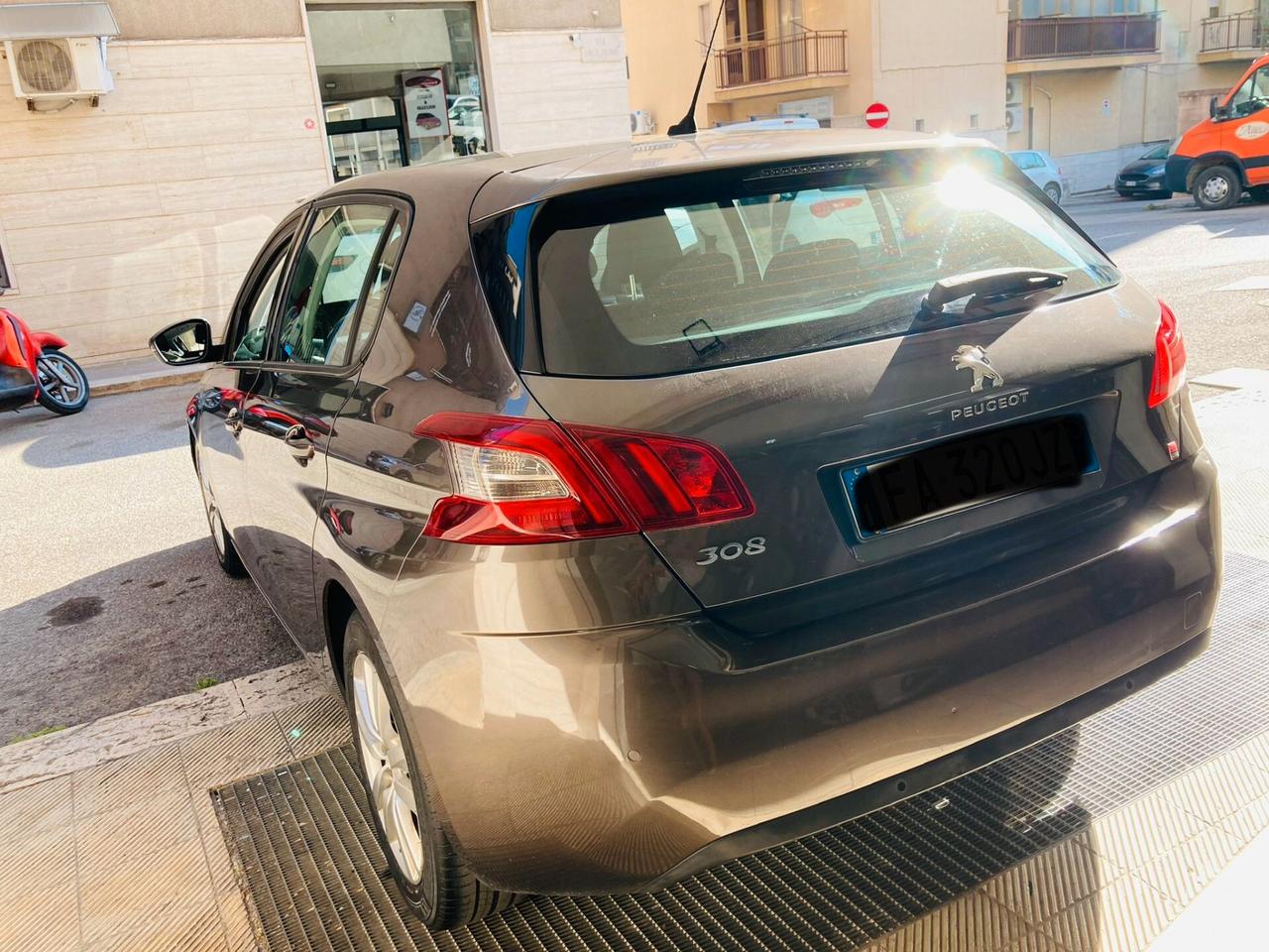 Peugeot 308 1.6 HDi - IDEALE X NEOPATENTATI - 2015