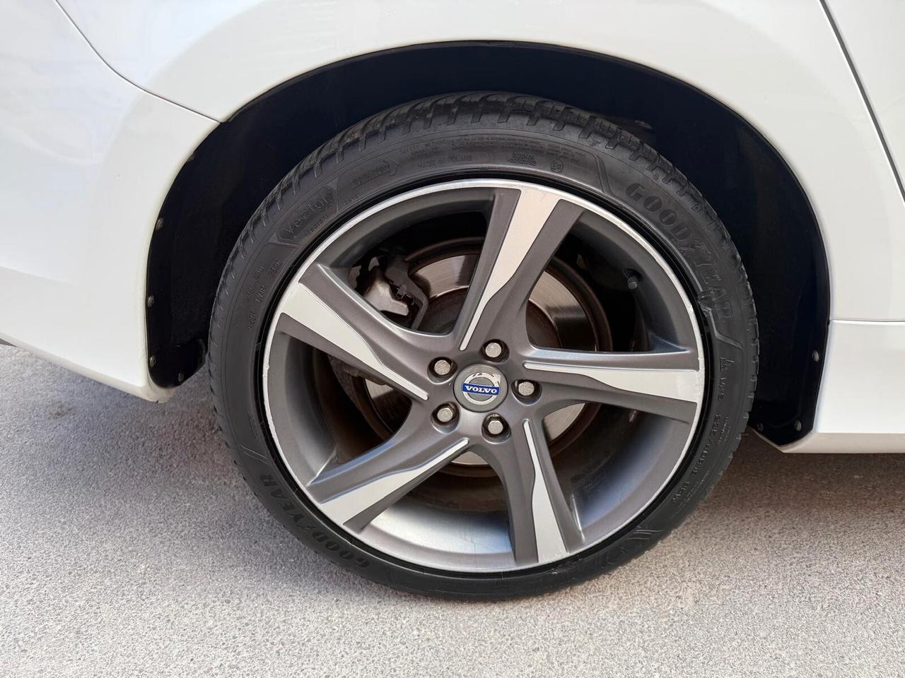 VOLVO V60 R-DESIGN 1.6 D2 115CV PELLE NAVI CRUISE ANNO 2012