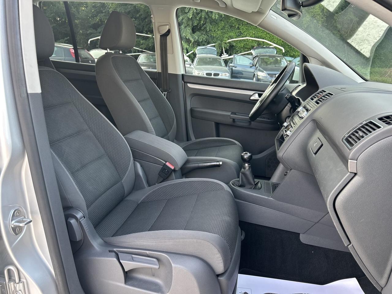 VOLKSWAGEN TOURAN 1.6 TDI 105CV 7POSTI X OPERATORI