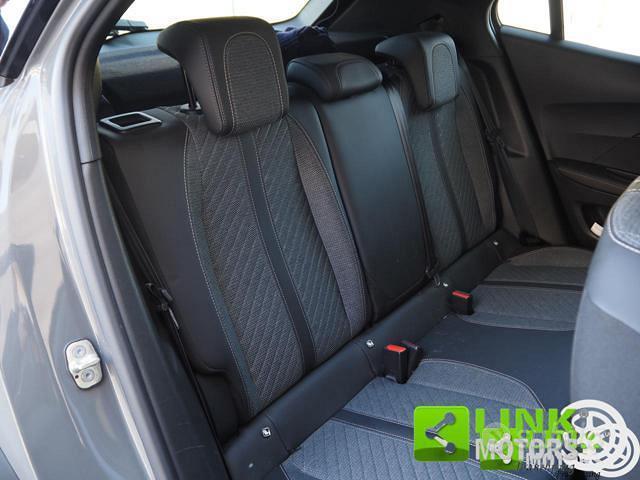 PEUGEOT 2008 1.5 HDI ALLURE EAT8