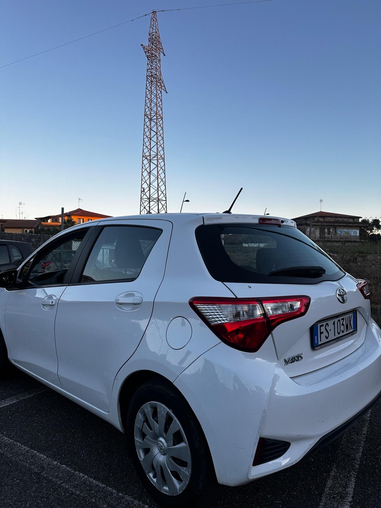Toyota Yaris 1.0 72 CV 5 porte Cool