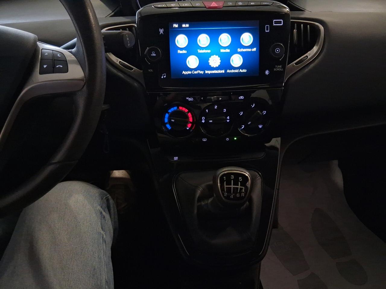Lancia Ypsilon 1.0 FireFly 5 porte S&S Hybrid Ecochic Silver