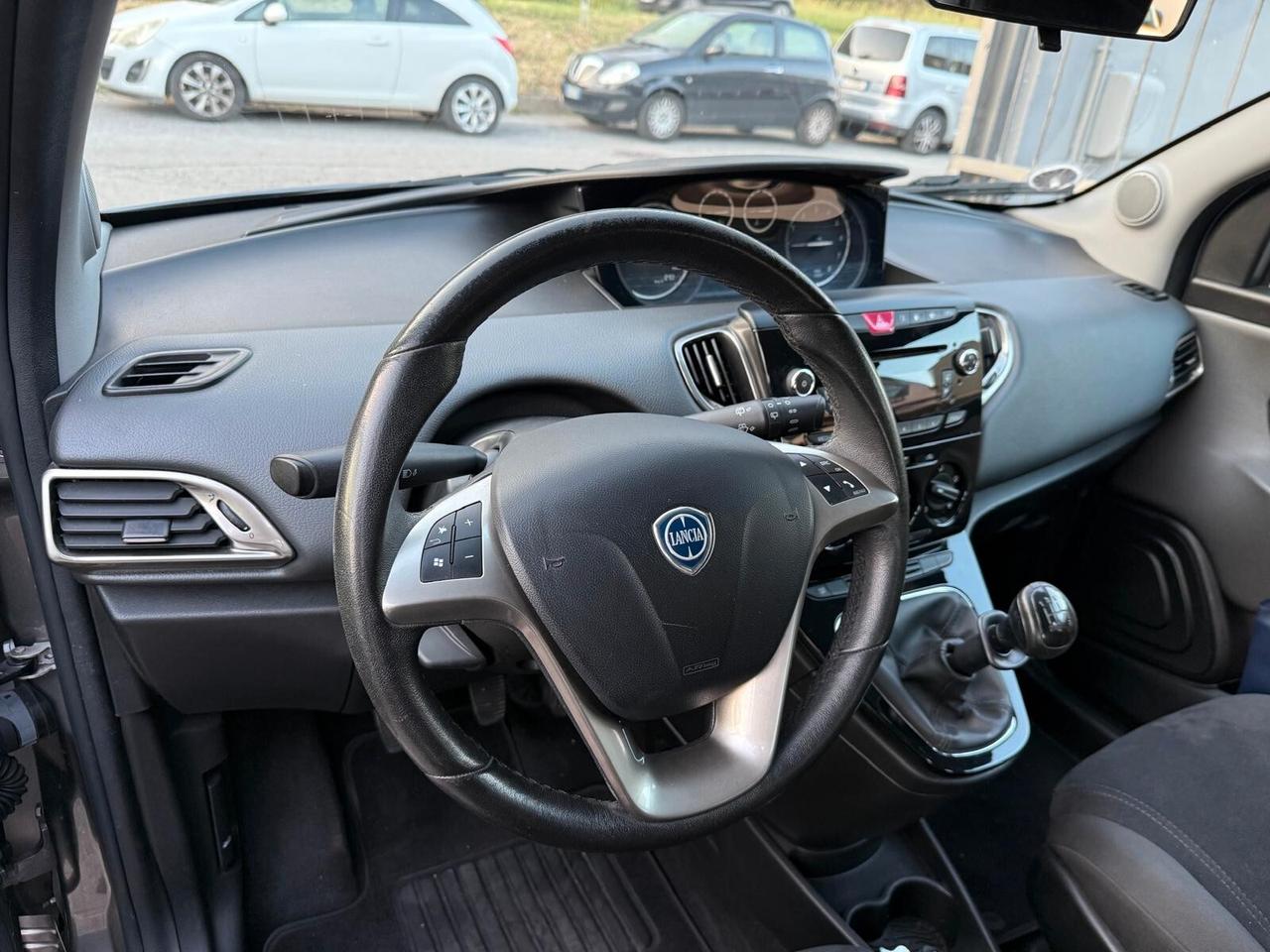 Lancia Ypsilon 0.9 TwinAir 85 CV 5 porte Metano Ecochic Gold