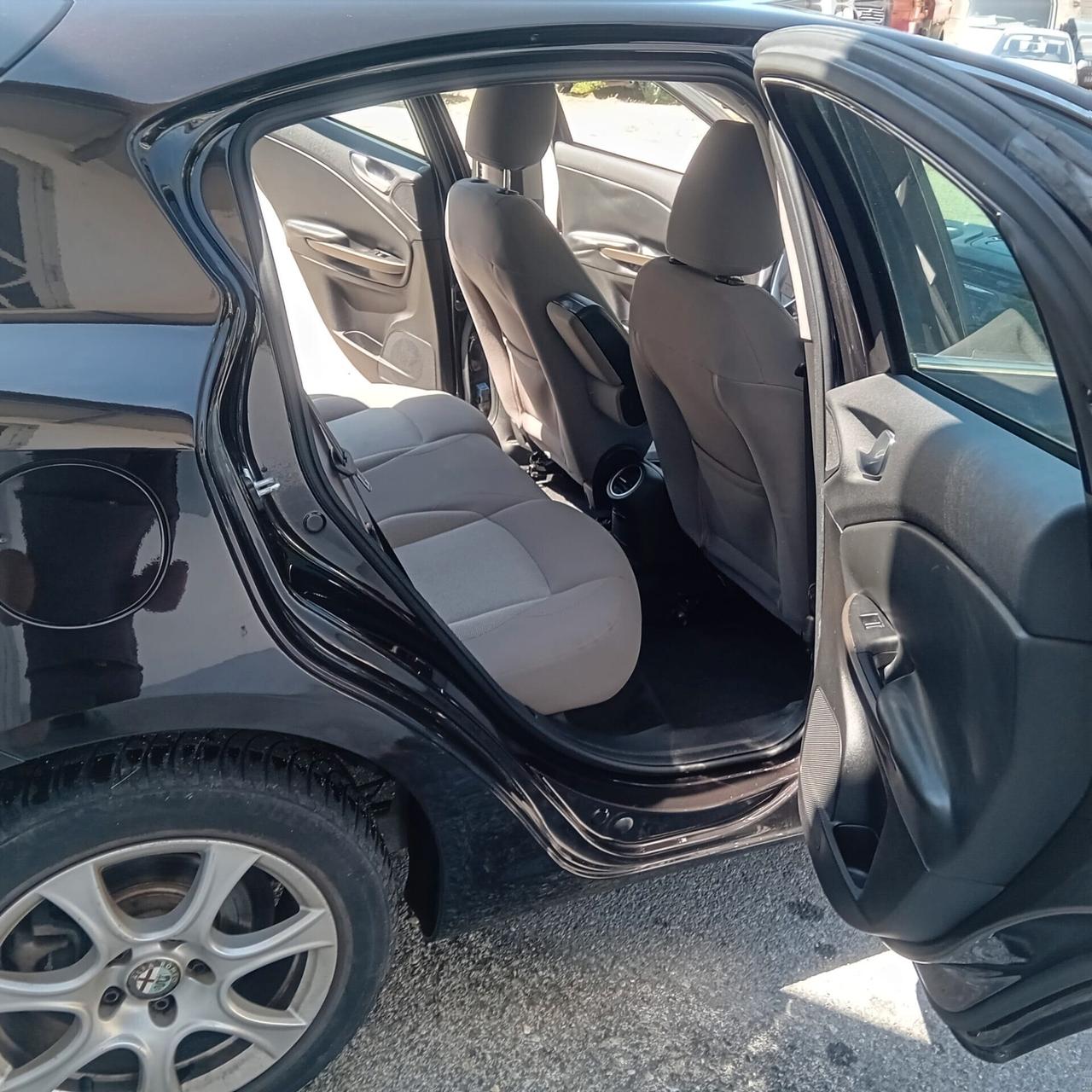 Alfa Romeo Giulietta 1.6 JTDm-2 105 CV Distinctive