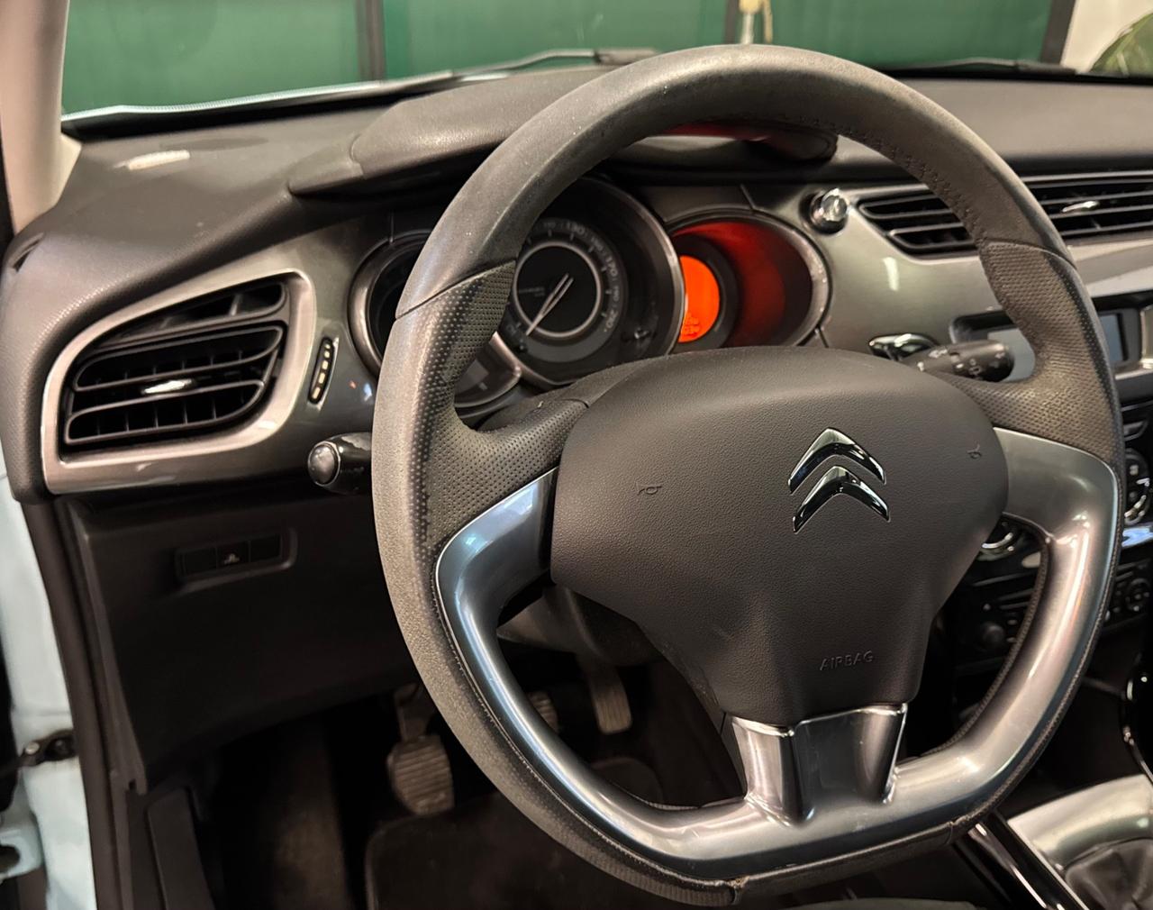 Citroen C3 1.4 VTi 95 Exclusive Style NEOPATENTATI TETTO PANORAMICO