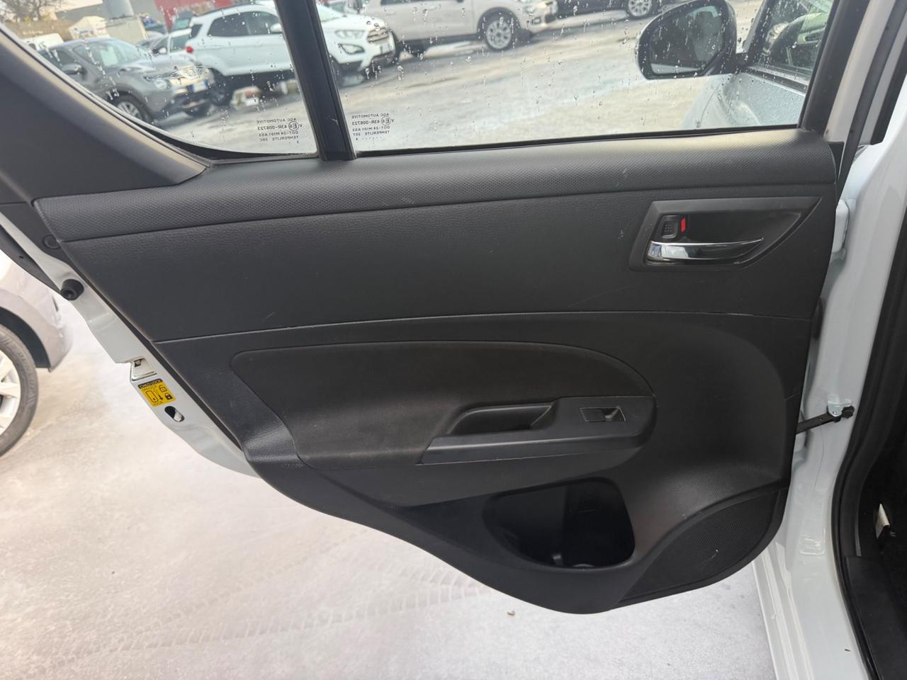 Suzuki Swift 1.3 DDiS 5 porte B-Cool Bi-Color