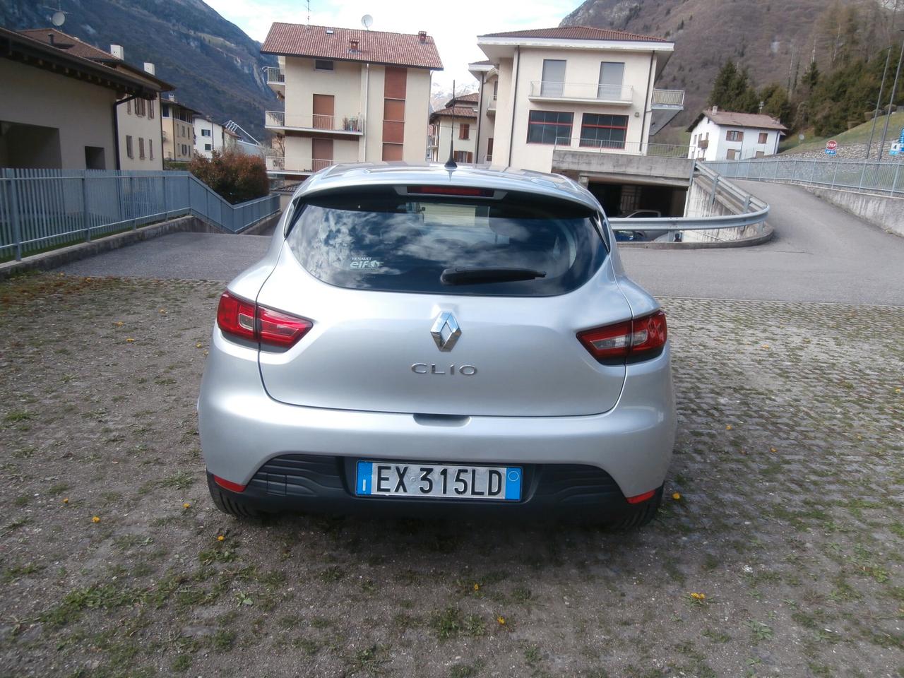 Renault Clio 1.2 75CV 5 porte Live NEOPATENTATI
