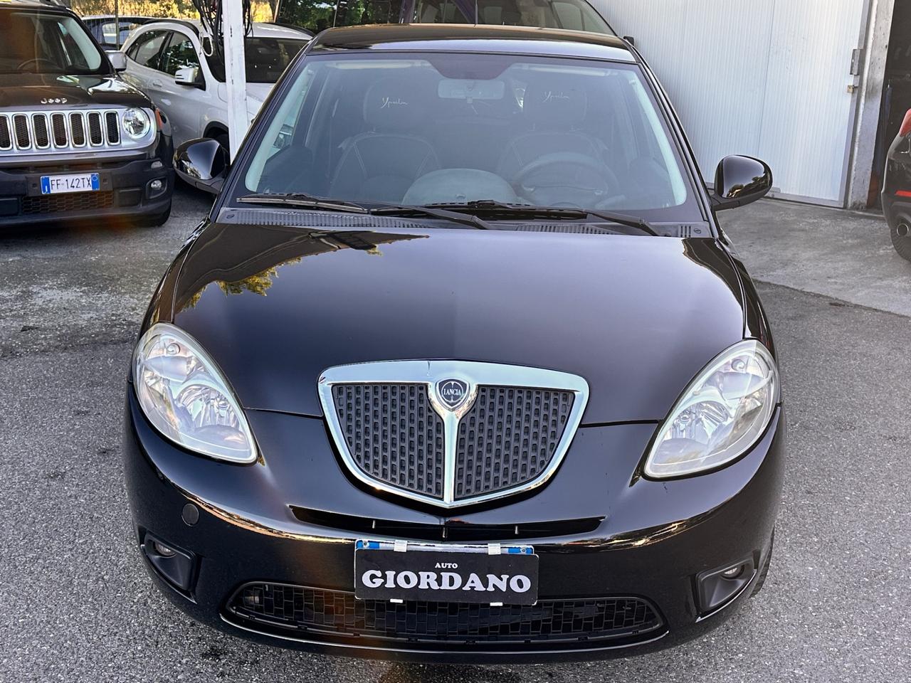 Lancia Ypsilon 1.3 MJT 90 CV MomoDesign