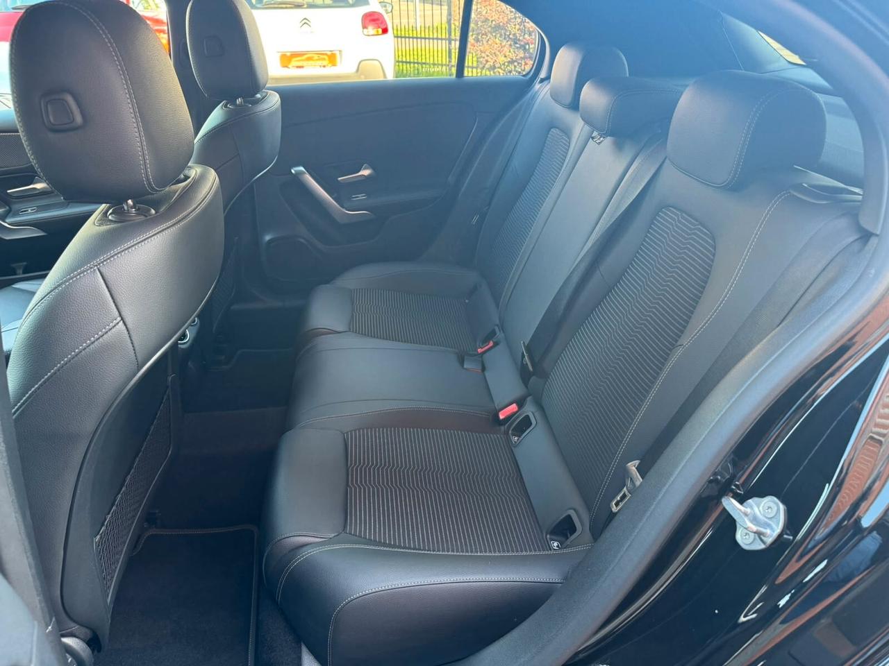 Mercedes-benz A 180 A180d 116cv Sport Night edition auto