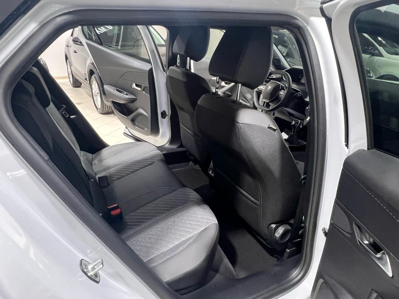 Peugeot 2008 PureTech 100 S&S Allure KM0