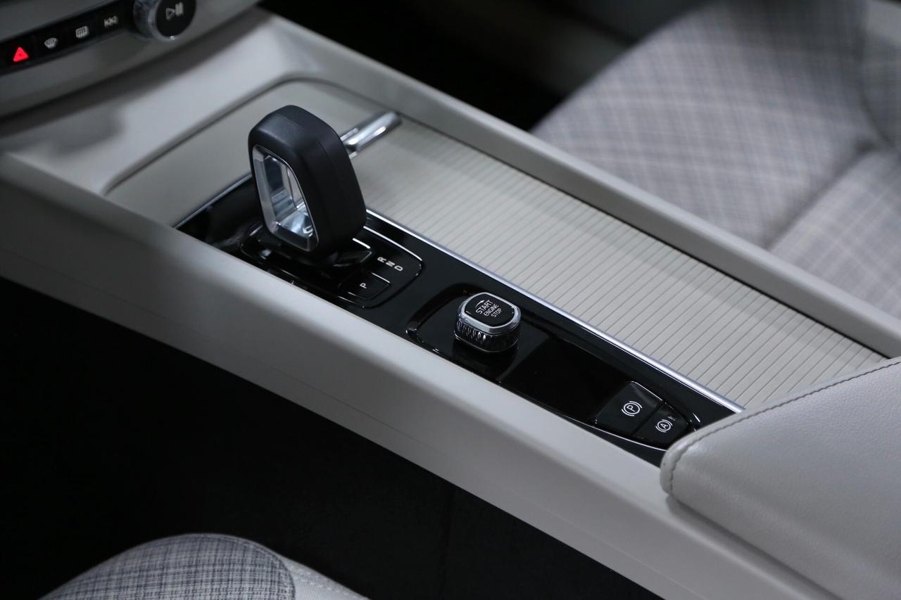 Volvo XC60 B4 D Automatic Core 197 cv