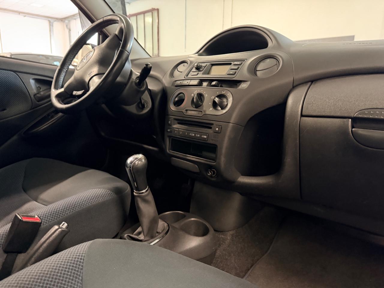 Toyota Yaris 1.4 tdi D-4D cat 5 porte Sol