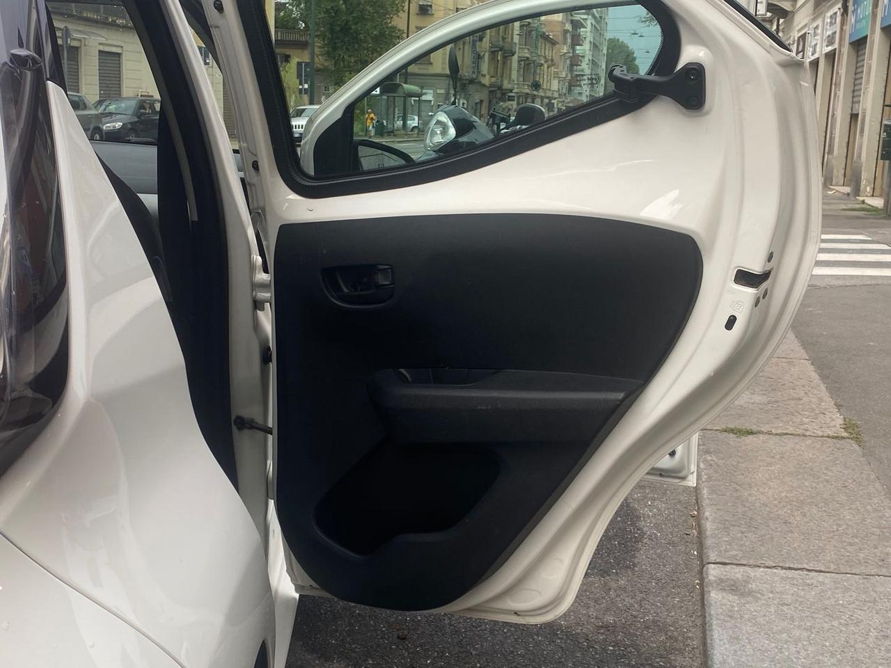 Toyota Aygo X-Play #11983