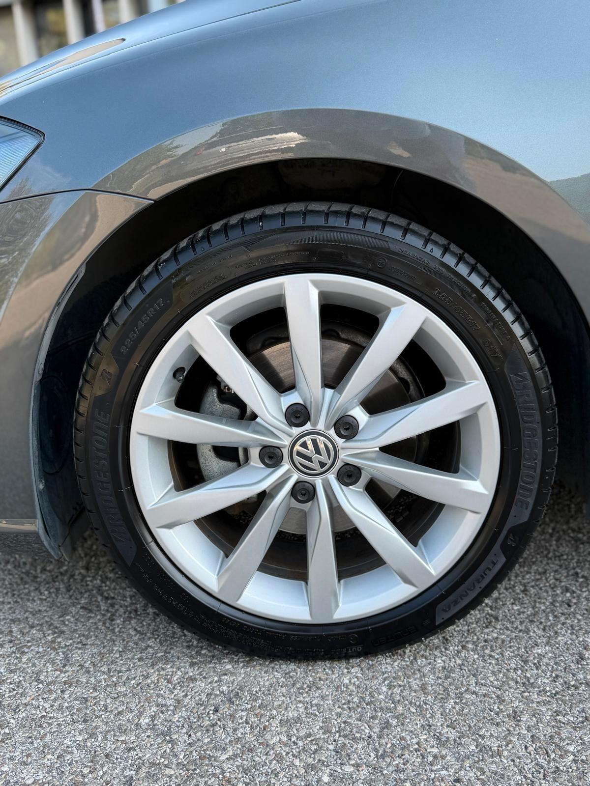 Volkswagen Golf 2.0 TDI 5p. Highline BlueMotion Technology