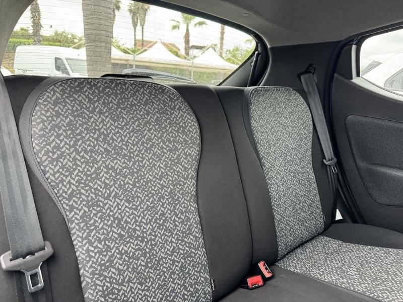 Lancia Ypsilon 1.0 FireFly 5 porte S&S Hybrid Silver