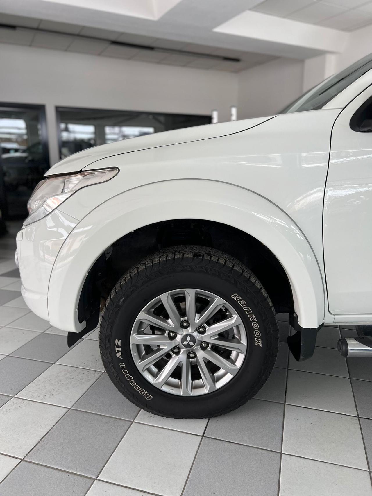 Mitsubishi L200 2.4 DI-D/181CV Double Cab Intense