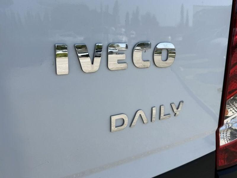 Iveco Nuovo DAILY 22 35s 16v 2.3 htp plm-tm FURGONE ** PREZZO + IVA **
