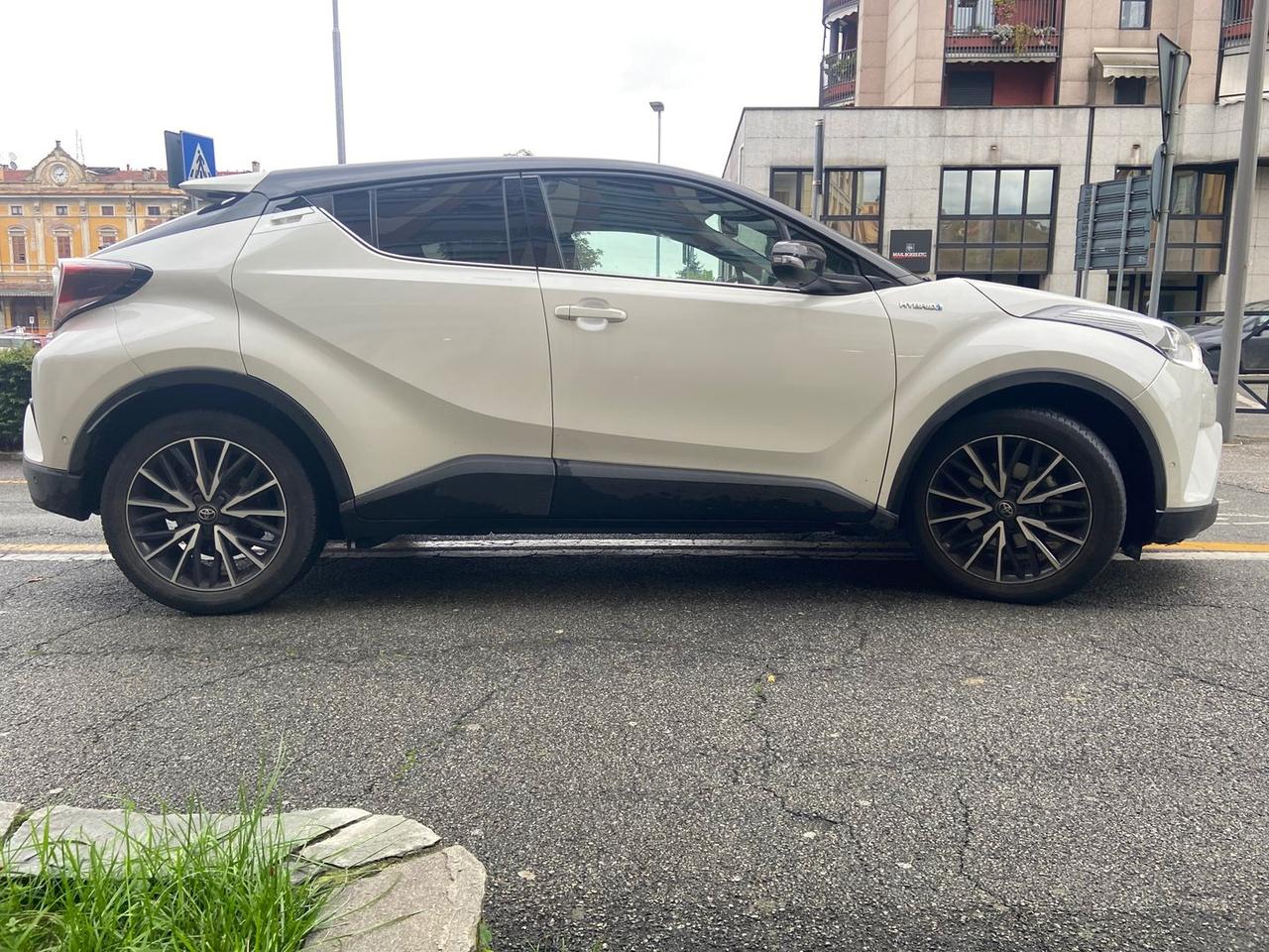 Toyota C-HR Lounge 1.8 HEV LOUNGE