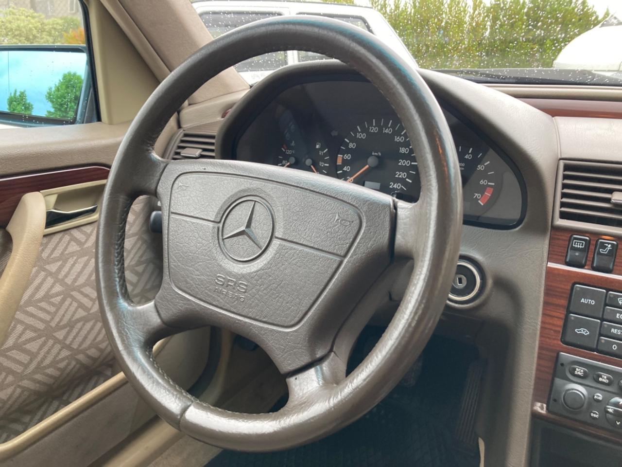 MERCEDES C200 BERLINA BENZINA (DA VETRINA)