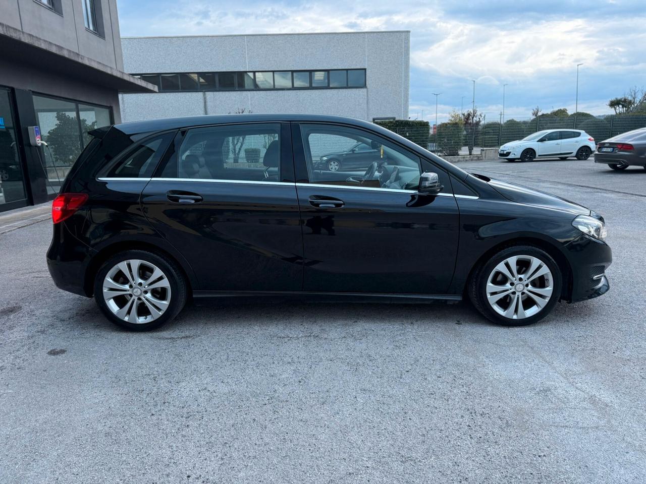 MERCEDES B180 1.5D 2018 12 MESI DI GARANZIA