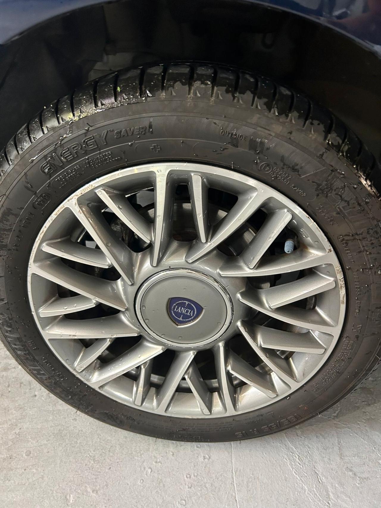 Lancia Ypsilon 1.2 69 CV 5 porte Gold
